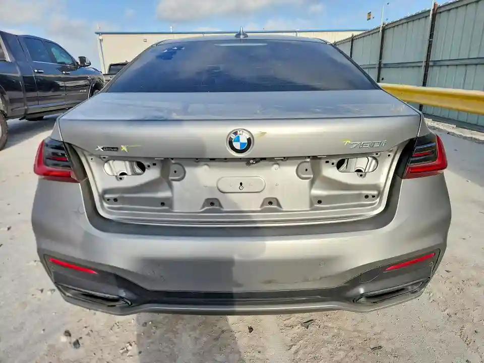 WBA7U2C03NCJ48155 2022 BMW 7 SERIES-5