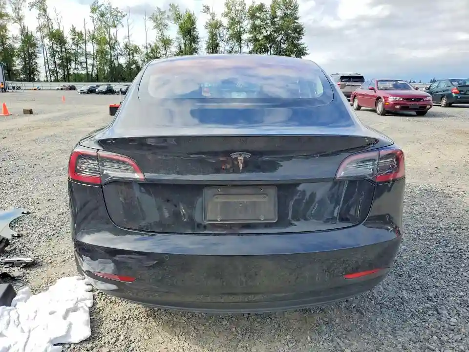 5YJ3E1EA1JF172532 2018 TESLA MODEL 3-5