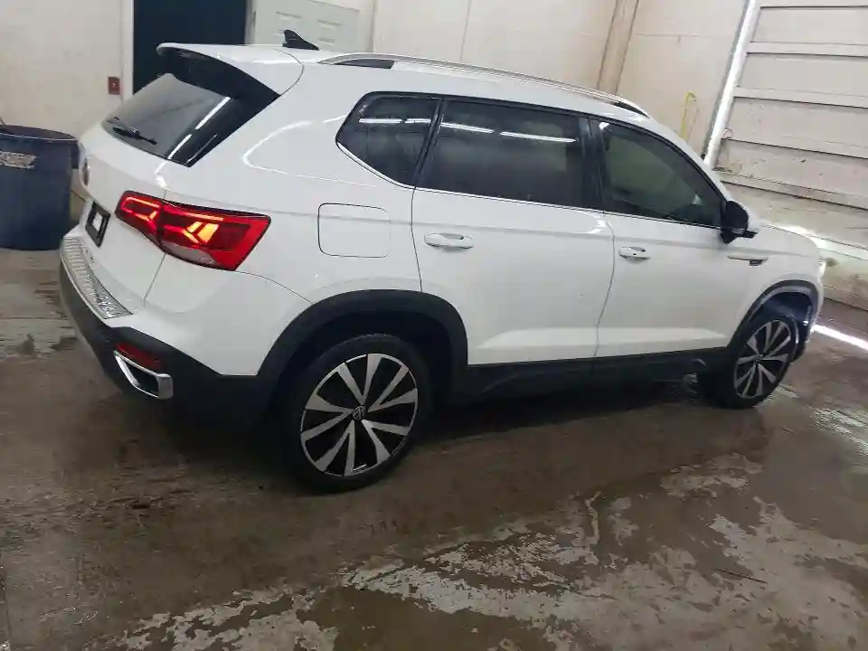 3VVRX7B22NM089621 2022 VOLKSWAGEN TAOS-2