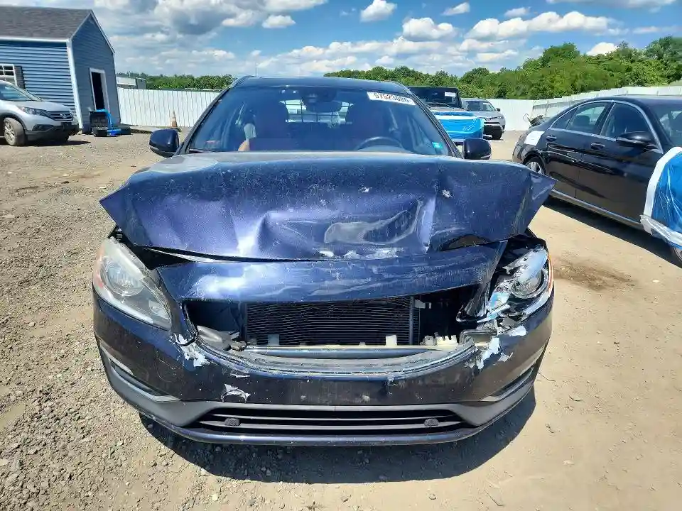 YV140MSK0H1372686 2017 VOLVO V60-4