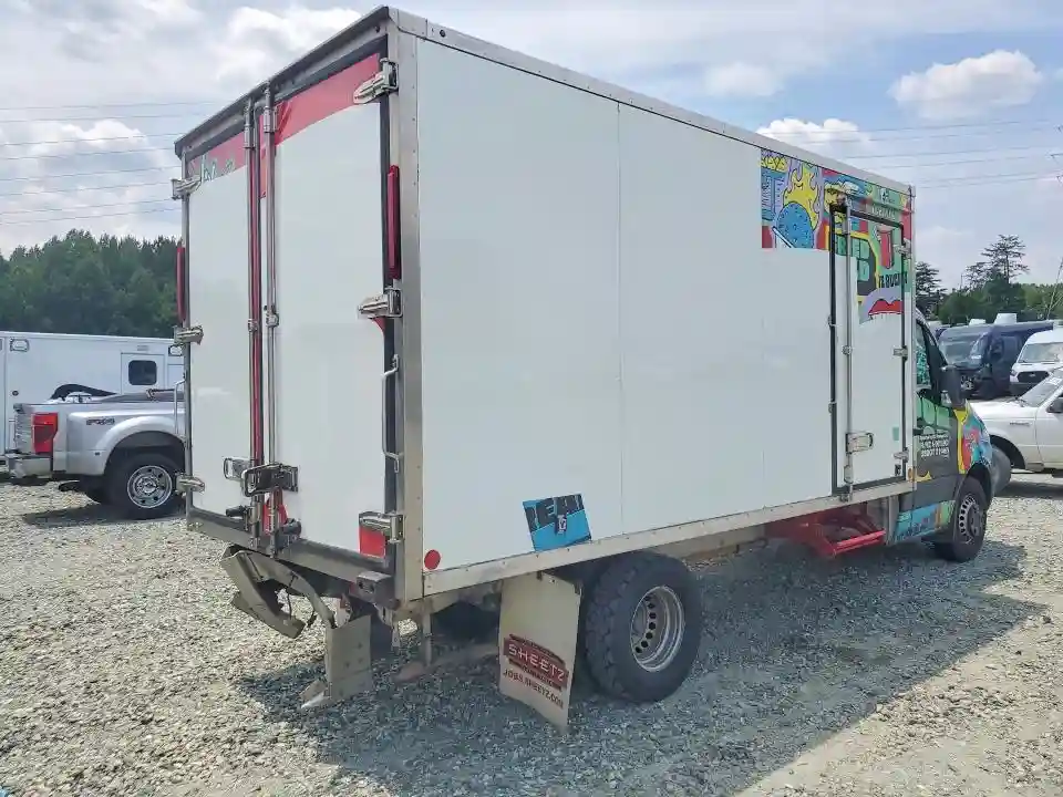 W1X8E33Y7NN210001 2022 MERCEDES BENZ SPRINTER-2