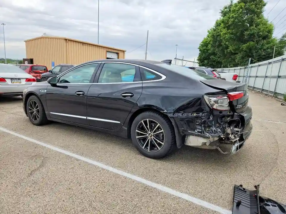 1G4ZR5SS4HU137984 2017 BUICK LACROSSE-1