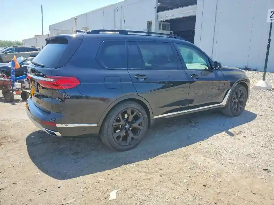 5UXCW2C05M9H62066 2021 BMW X7-2
