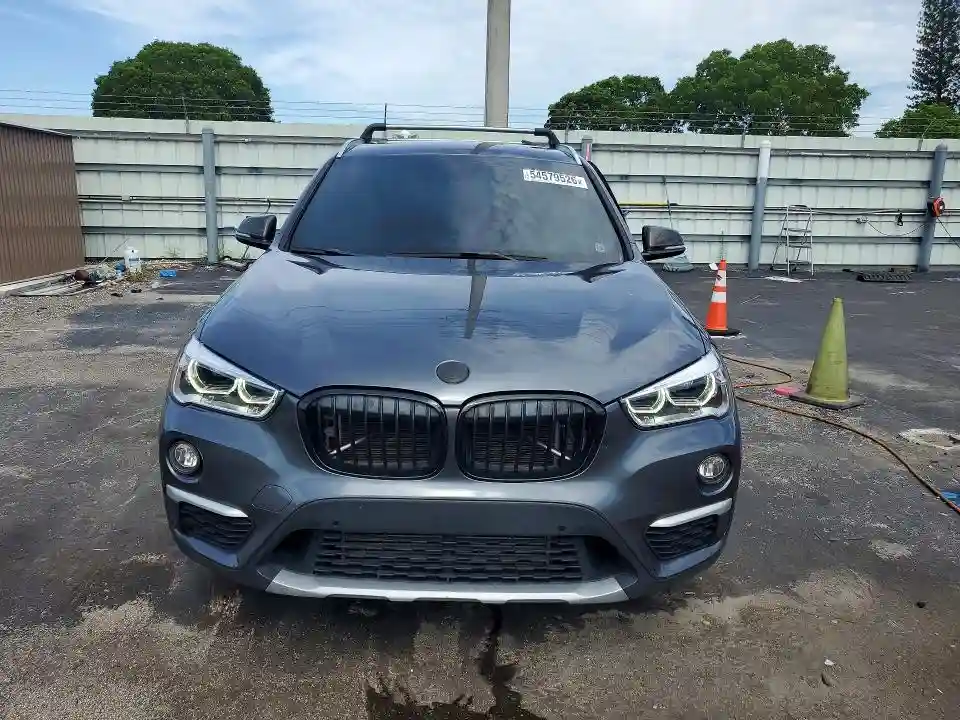 WBXHU7C33H5H36022 2017 BMW X1-4