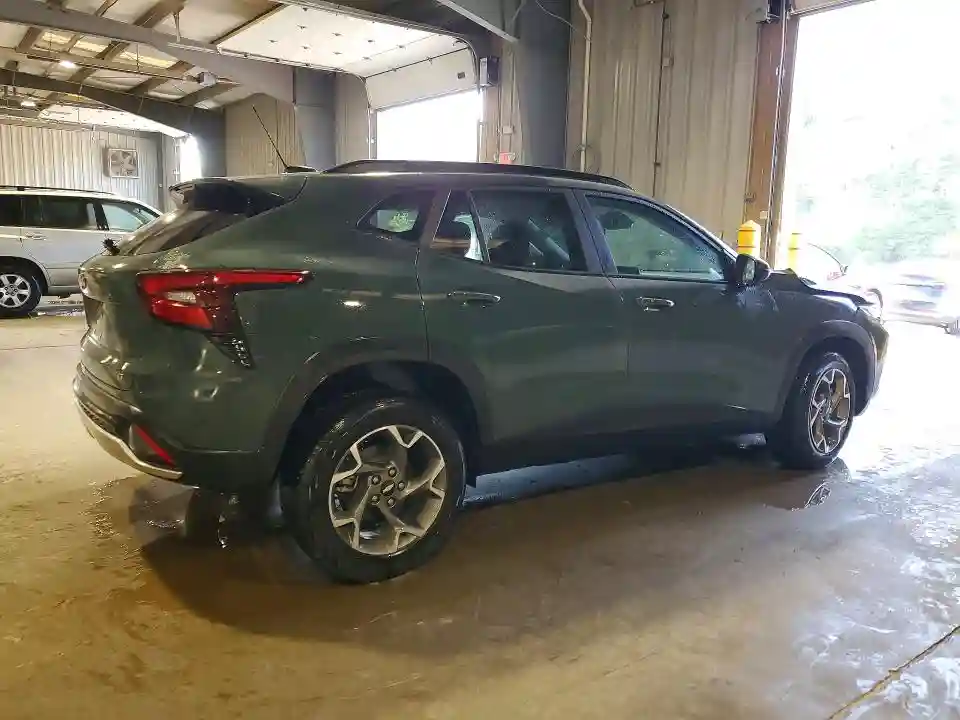KL77LHEP6SC324353 2025 CHEVROLET TRAX-2