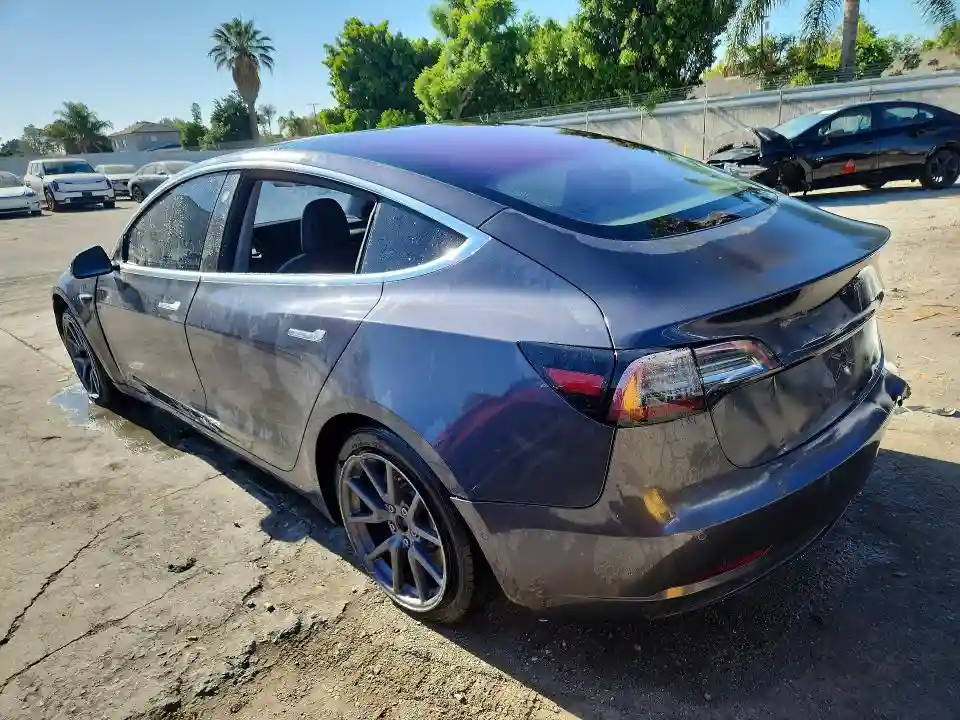 5YJ3E1EA5JF006840 2018 TESLA MODEL 3-1