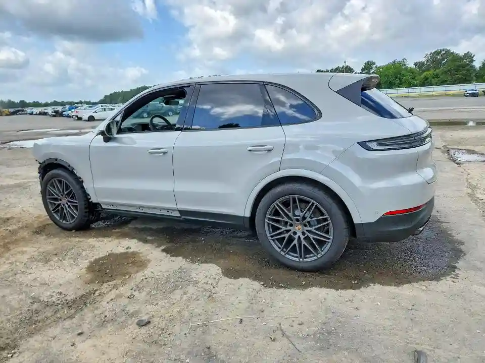 WP1AA2AY7SDA07040 2025 PORSCHE CAYENNE-1