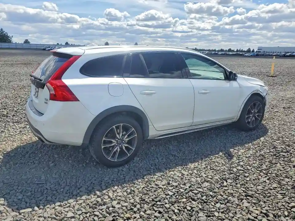 YV4612HK7F1001994 2015 VOLVO V60-2