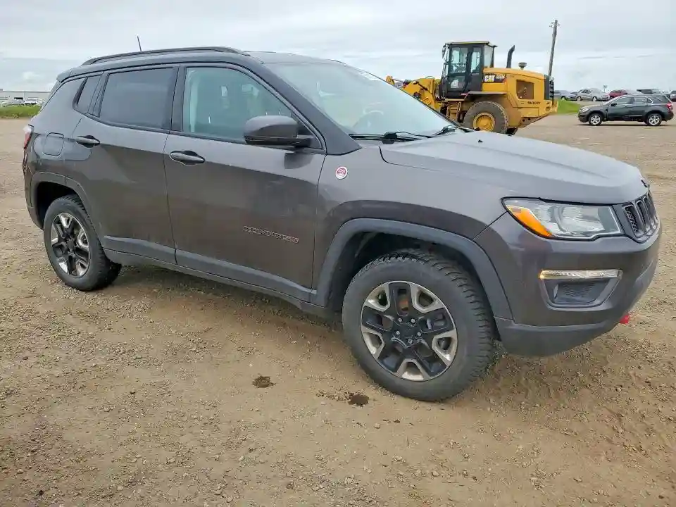 3C4NJDDB2HT630493 2017 JEEP COMPASS-3