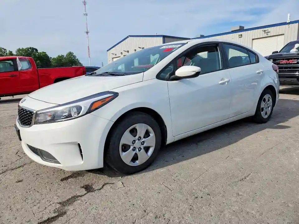 3KPFK4A79JE235657 2018 KIA FORTE-0