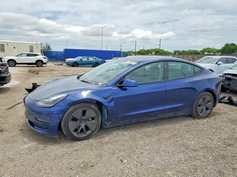 5YJ3E1EA6PF449569 2023 TESLA MODEL 3-0
