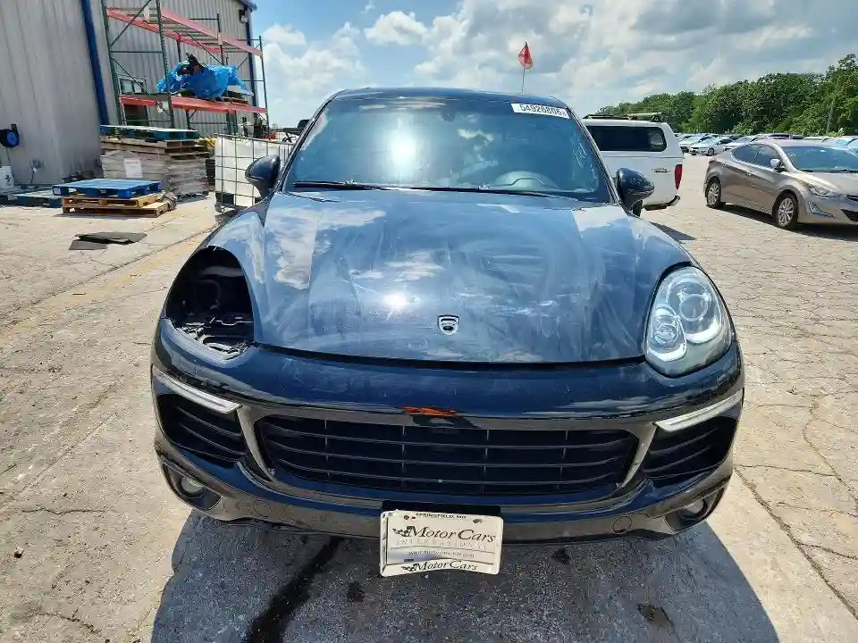 WP1AA2A29HKA80782 2017 PORSCHE CAYENNE-4