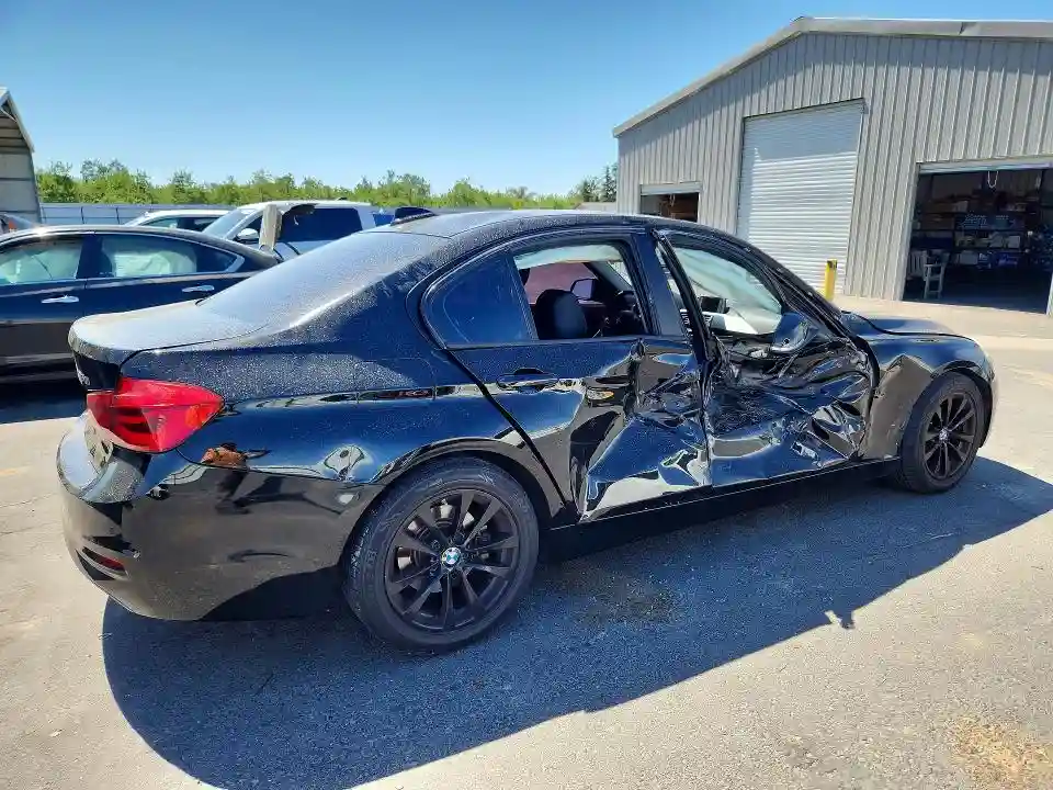 WBA8E1G3XHNU16417 2017 BMW 3 SERIES-2