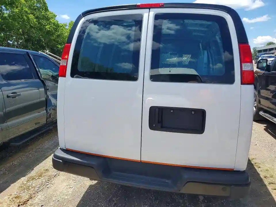1GCWGBF71R1282078 2024 CHEVROLET EXPRESS-5