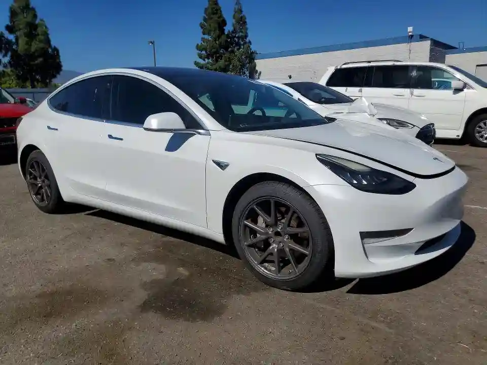 5YJ3E1EA3JF017416 2018 TESLA MODEL 3-3