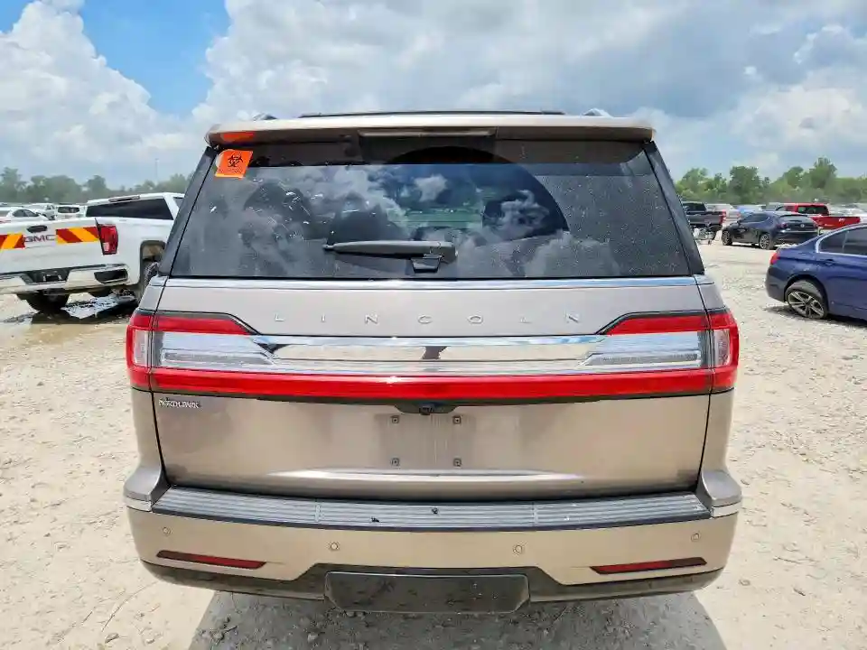5LMJJ3LT3JEL15705 2018 LINCOLN NAVIGATOR-5