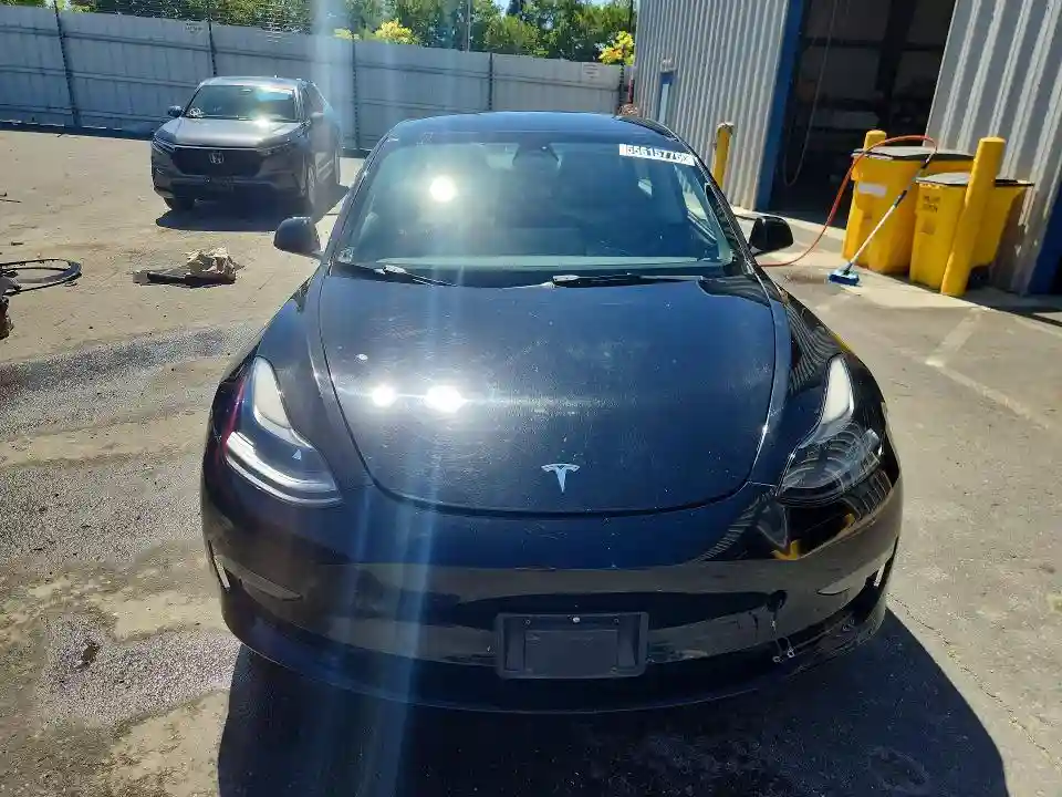 5YJ3E1EA1NF286701 2022 TESLA MODEL 3-4