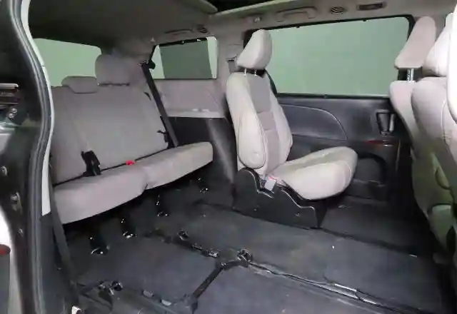 5TDDK3DC4GS137600 2016 TOYOTA SIENNA-5