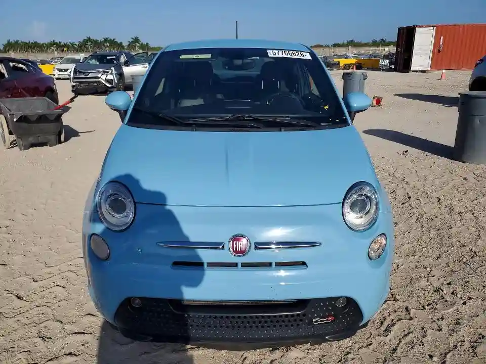 3C3CFFGE1HT579907 2017 FIAT 500-4