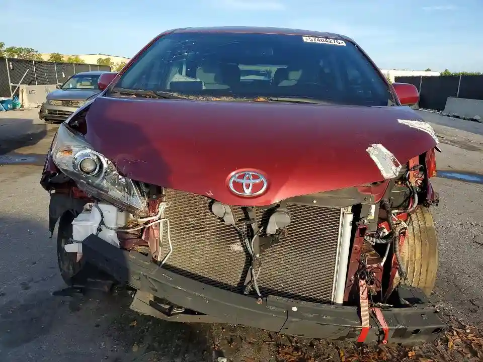 5TDKK3DC7FS644982 2015 TOYOTA SIENNA-4