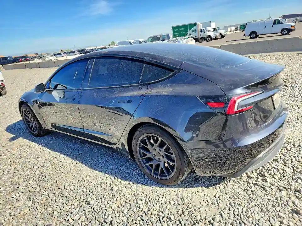 5YJ3E1EB3SF051219 2025 TESLA MODEL 3-1