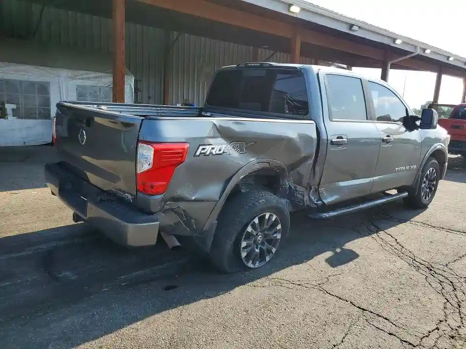 1N6AA1E55JN538979 2018 NISSAN TITAN-2