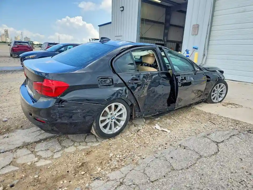 WBA8E1G3XHNU17695 2017 BMW 3 SERIES-2