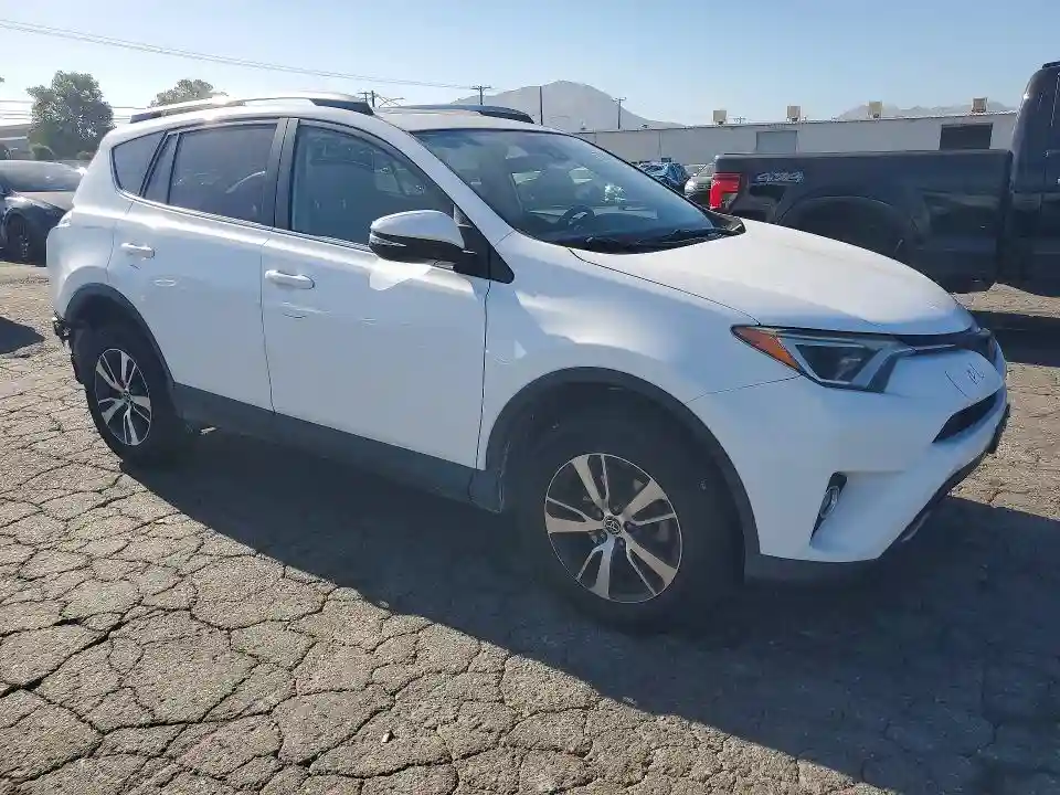 JTMWFREV0JJ197376 2018 TOYOTA RAV4-3