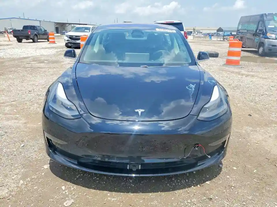 5YJ3E1EAXKF304382 2019 TESLA MODEL 3-4