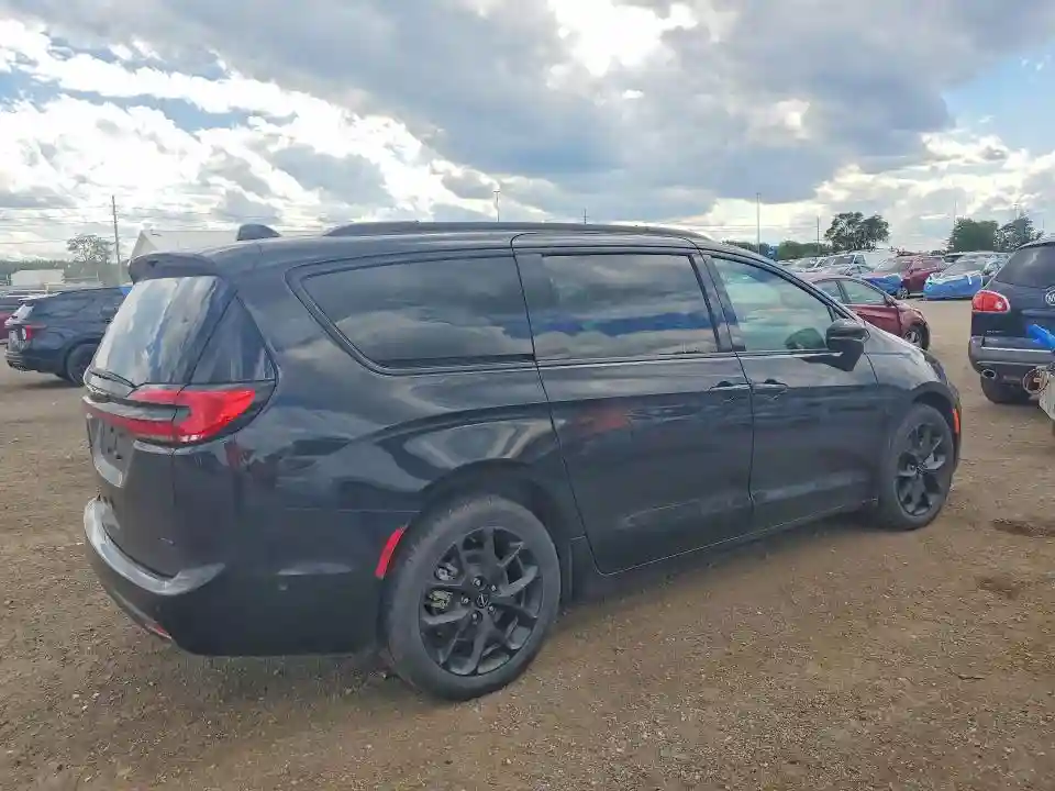 2C4RC3BGXRR131370 2024 CHRYSLER PACIFICA-2