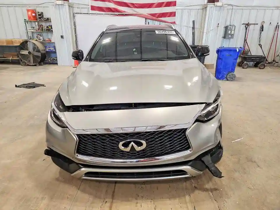 SJKCH5CR1HA024646 2017 INFINITI QX30 PREMI-4