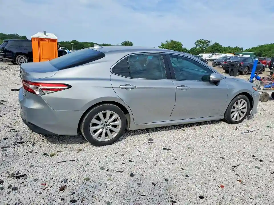 4T1B11HK3KU261325 2019 TOYOTA CAMRY-2