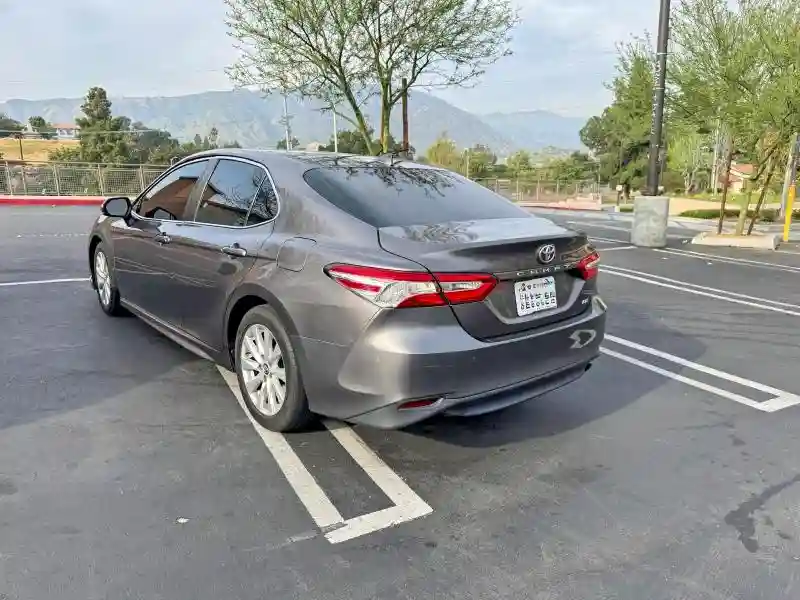 4T1B11HK2KU212309 2019 TOYOTA CAMRY-2