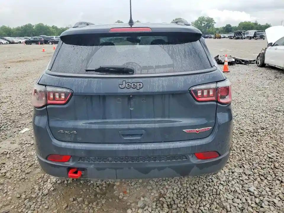 3C4NJDDB7HT597541 2017 JEEP COMPASS-5