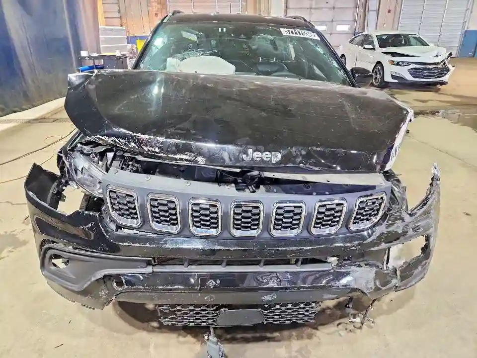 3C4NJDBN0ST597532 2025 JEEP COMPASS-4