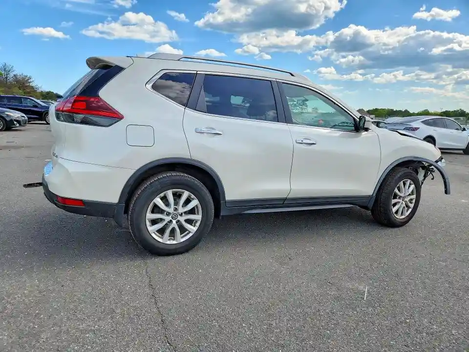 JN8AT2MV7JW352704 2018 NISSAN ROGUE-2