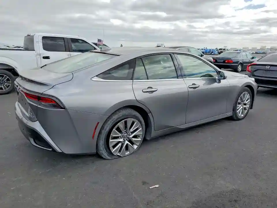 JTDAAAAA2MA000645 2021 TOYOTA MIRAI-2