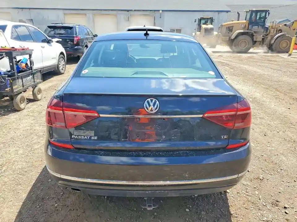 1VWBT7A31HC078375 2017 VOLKSWAGEN PASSAT-5