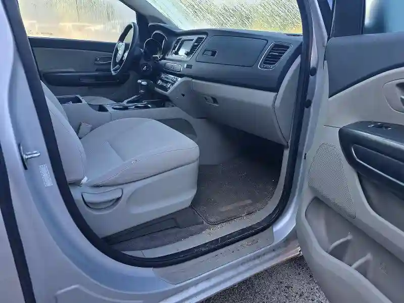 KNDMB5C12K6566576 2019 KIA SEDONA-4