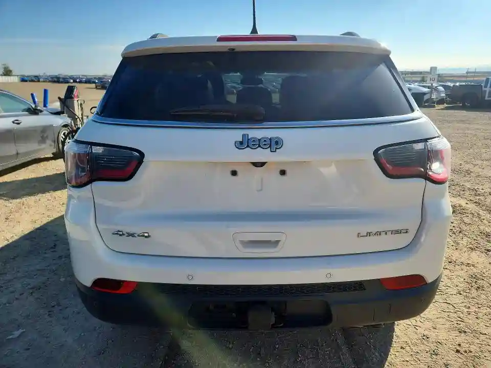 3C4NJDCB4JT117768 2018 JEEP COMPASS-5