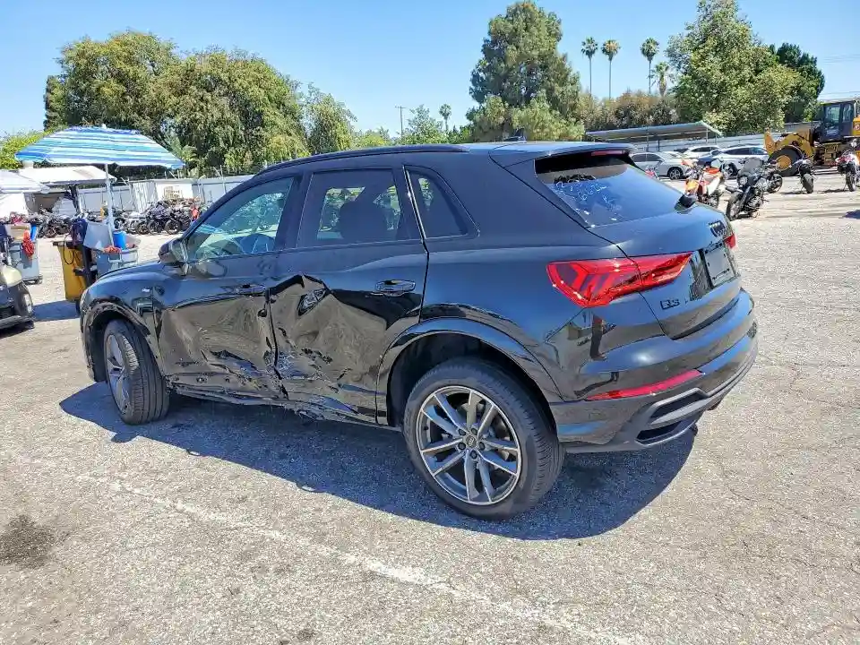 WA1EECF31R1053365 2024 AUDI Q3-1