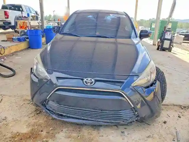 3MYDLBYV6JY306102 2018 TOYOTA YARIS-4