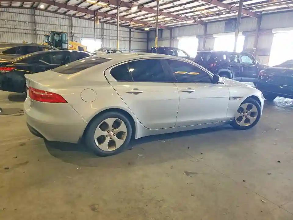SAJAR4BN6HA955502 2017 JAGUAR XE-2