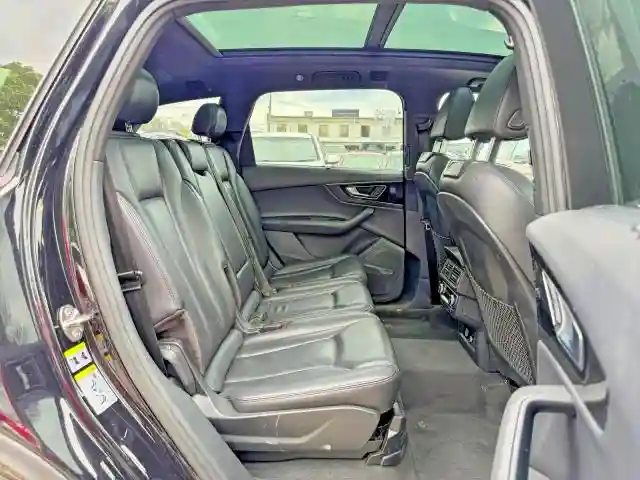 WA1LAAF7XKD008942 2019 AUDI Q7-5