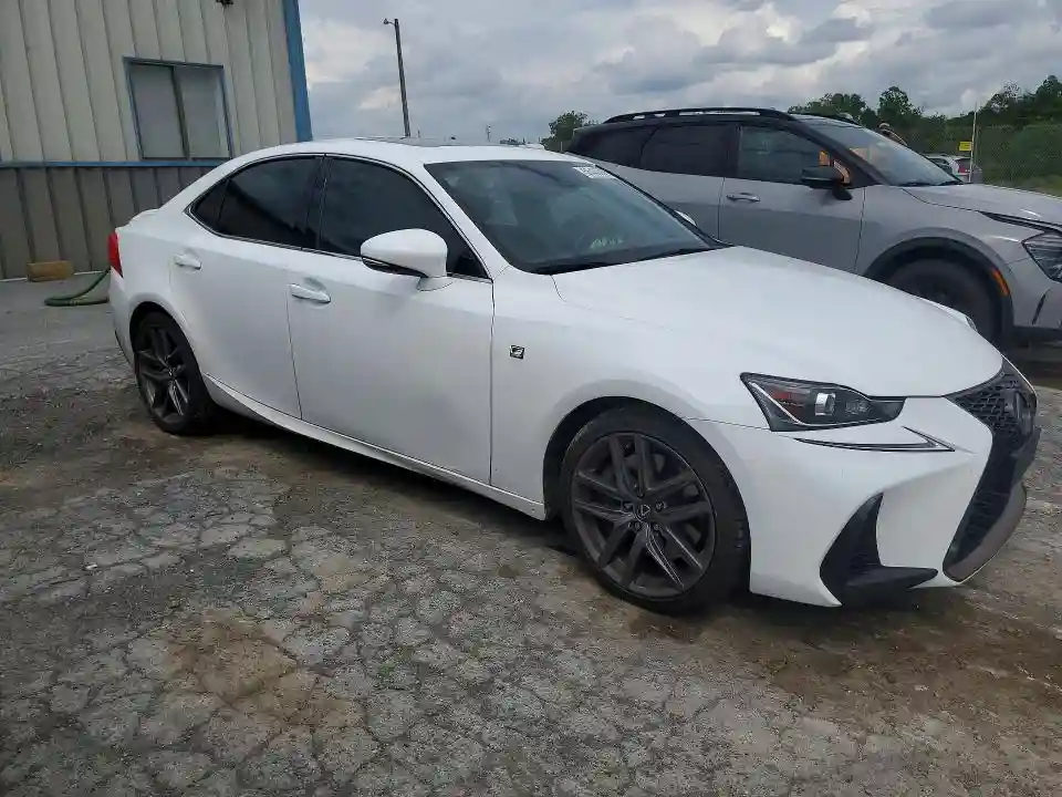 JTHC81D22J5031096 2018 LEXUS IS-3