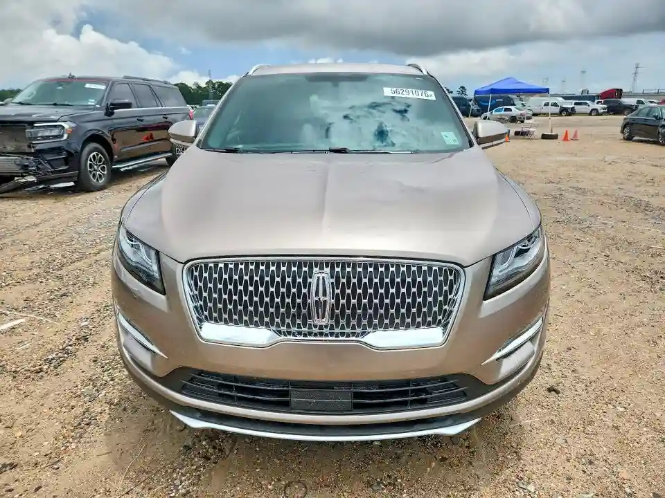 5LMCJ1C90KUL16884 2019 LINCOLN MKZ-4