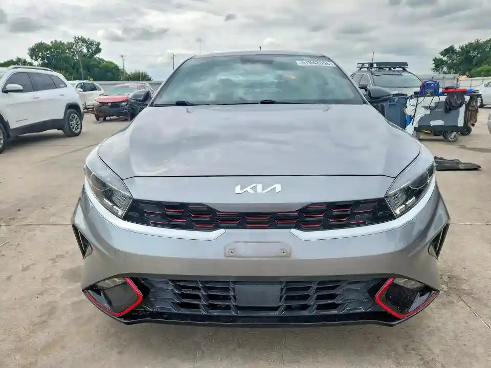 3KPF54AD4PE581170 2023 KIA FORTE-4