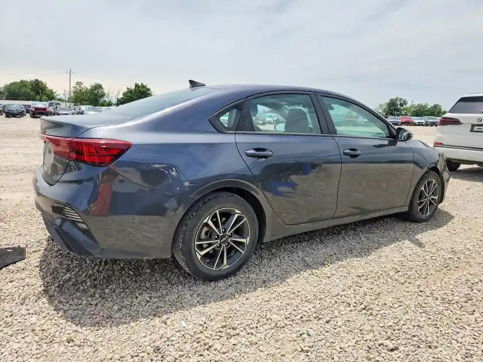 3KPF24AD3RE773126 2024 KIA FORTE-2