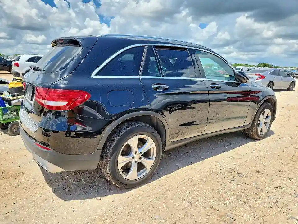 WDC0G4JB3HF135463 2017 MERCEDES-BENZ GLC-CLASS-2