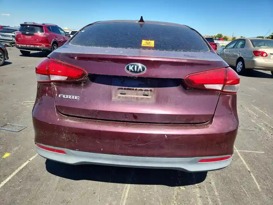 3KPFL4A75HE147003 2017 KIA FORTE-5